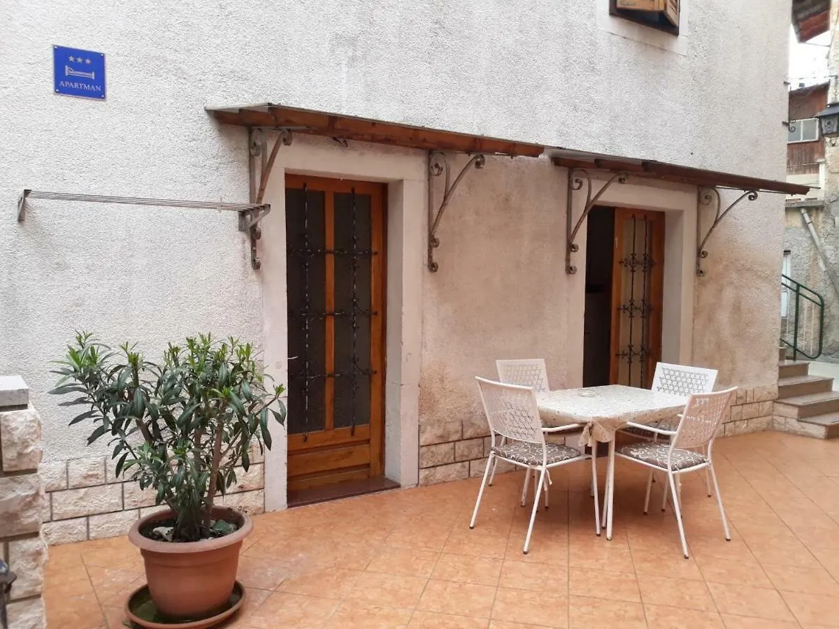 Apartmani Banina Ika Apartment