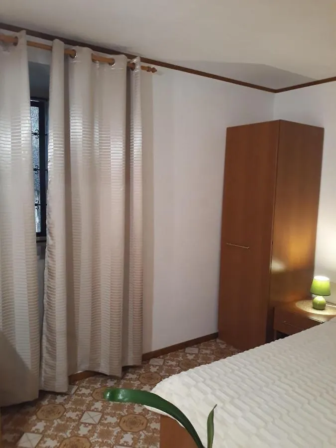 Apartmani Banina Ika 0*,